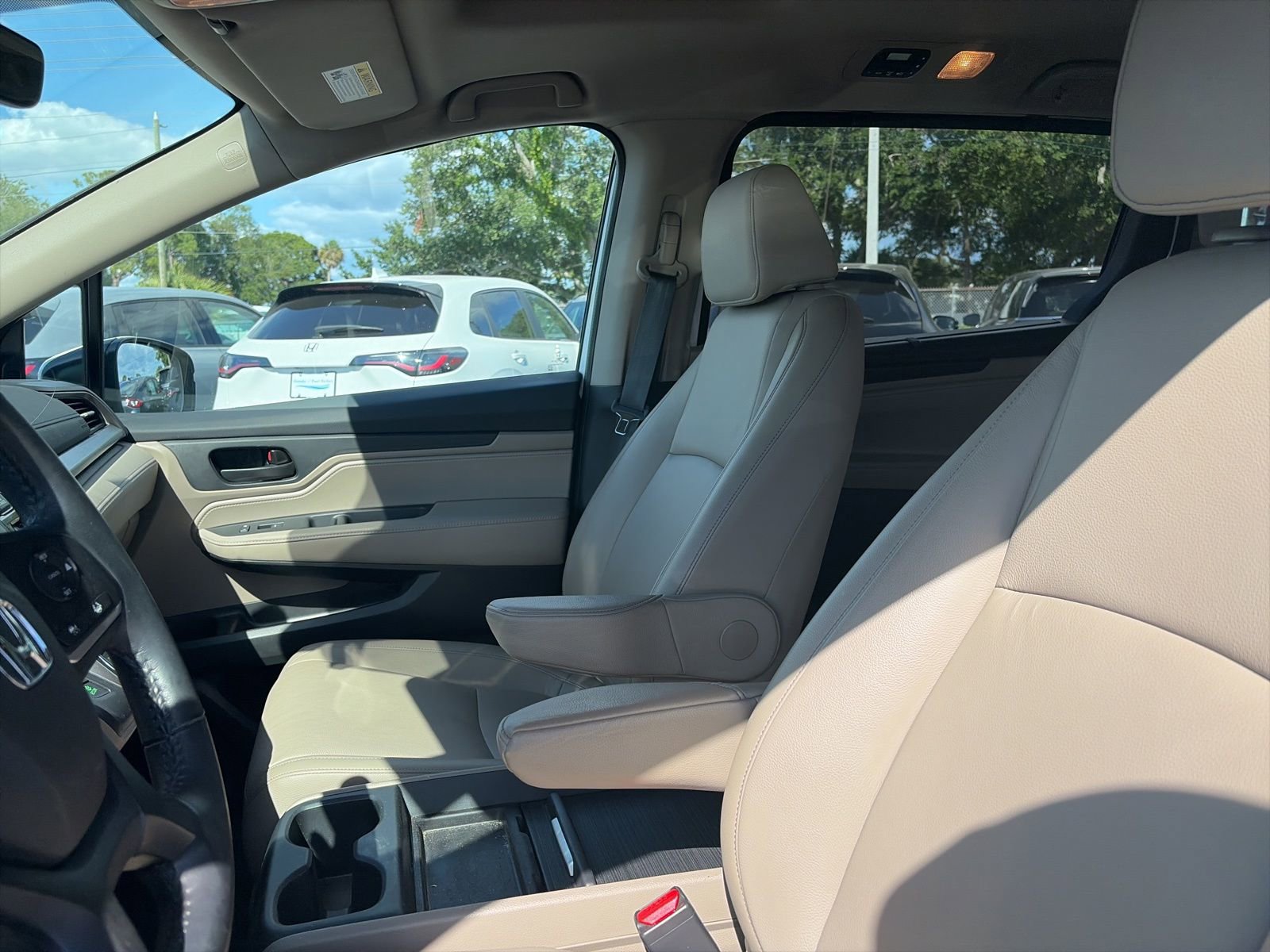 Used 2023 Honda Odyssey EX-L image 13