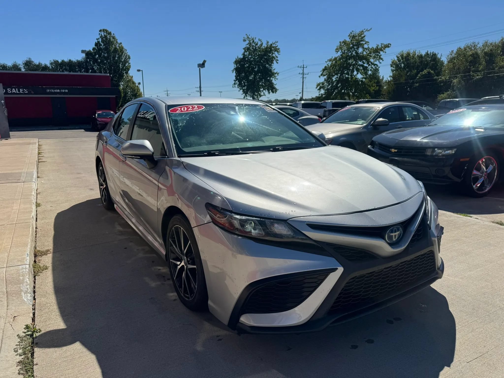 Used 2022 Toyota Camry SE w/ Cold Weather Package FWD image 3