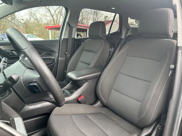 Used 2022 GMC Terrain SLE w/ LPO, Floor Liner Package image 10