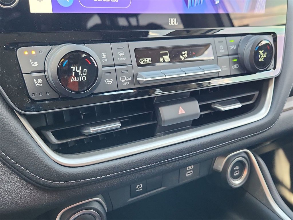 Used 2025 Toyota Grand Highlander AWD image 16