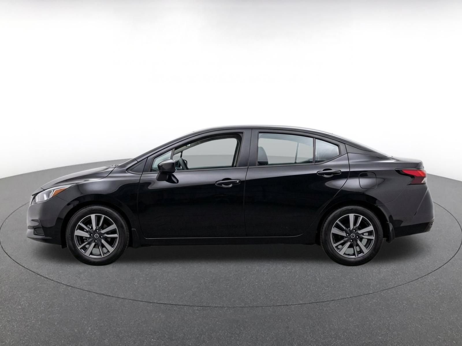 Used 2025 Nissan Versa SV FWD image 4