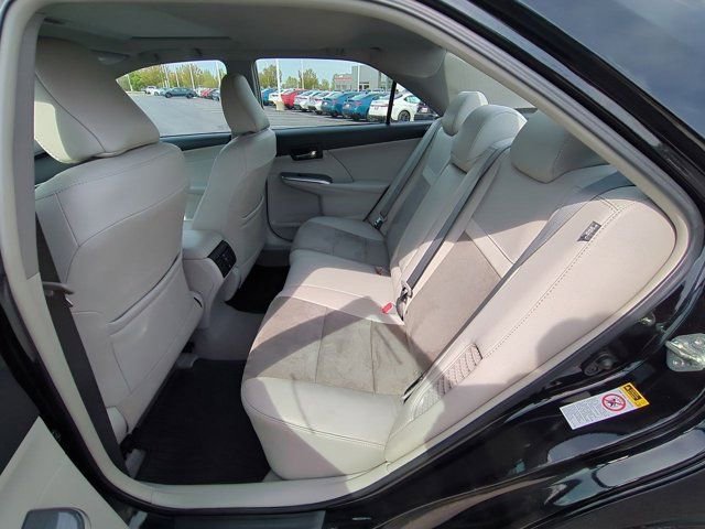 Used 2014 Toyota Camry XLE w/ Leather Package FWD image 17