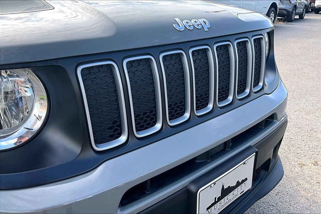 Used 2022 Jeep Renegade Latitude AWD/4WD image 32