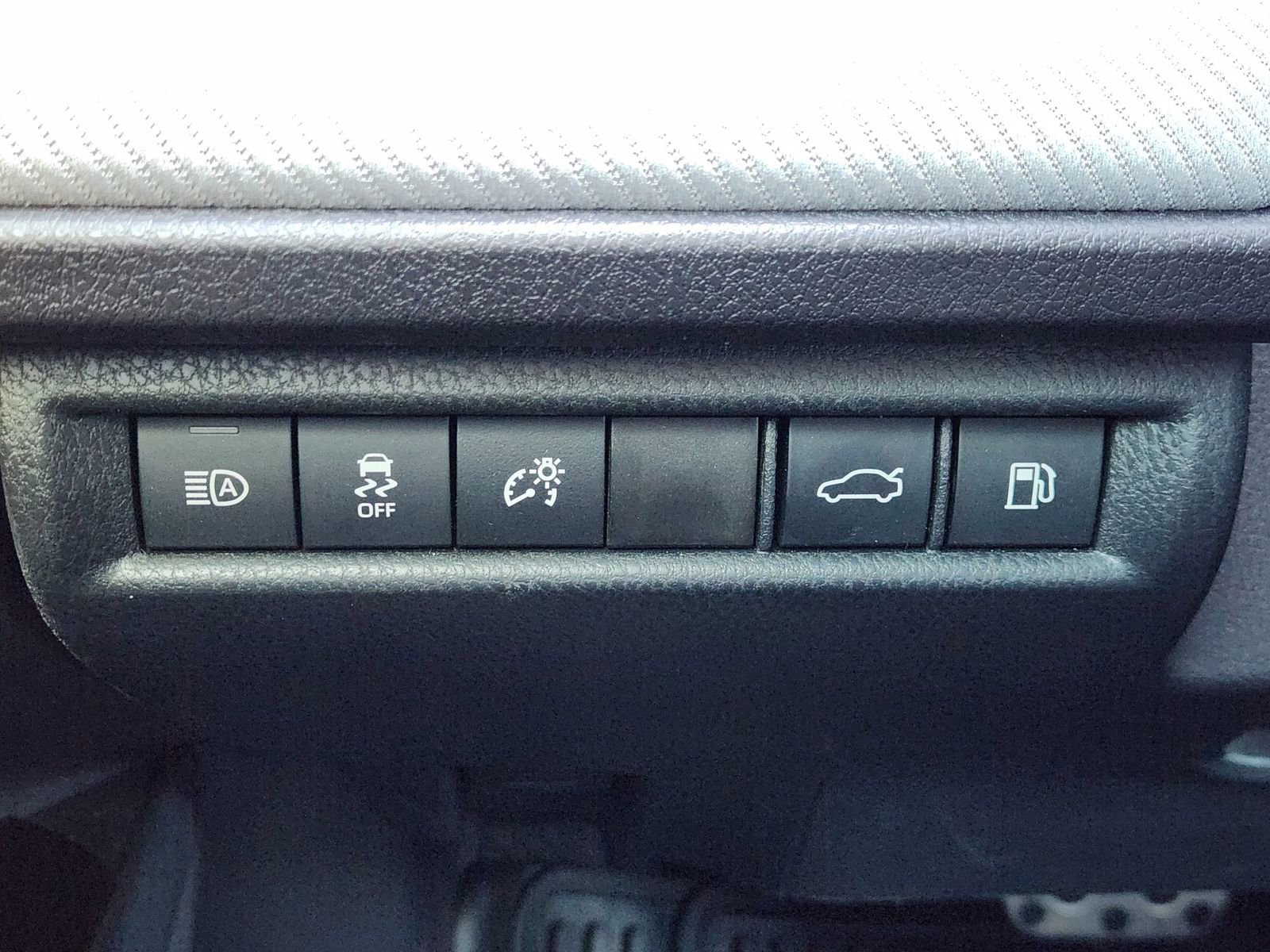 Used 2025 Toyota Camry SE w/ Multimedia Upgrade Package image 26