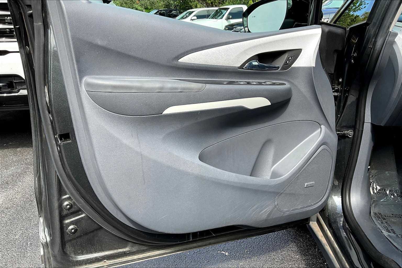 Used 2017 Chevrolet Bolt Premier w/ Driver Confidence II Package image 21