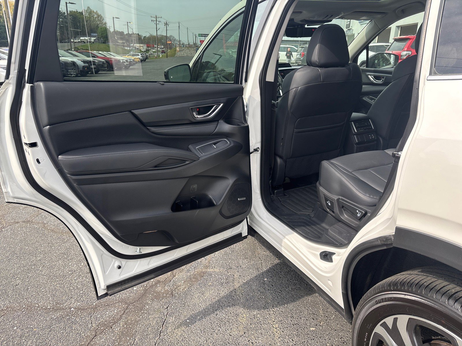 Certified 2025 Subaru Ascent Limited w/ Popular Package #1 image 31