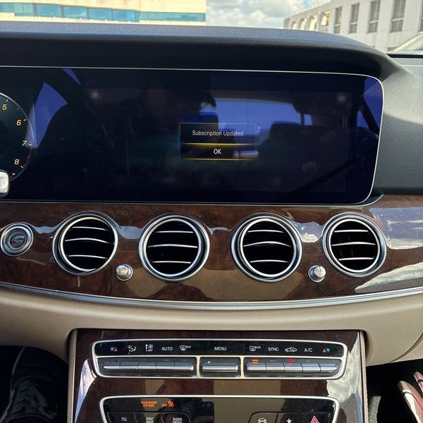 Used 2022 Mercedes-Benz E 350 Sedan image 11