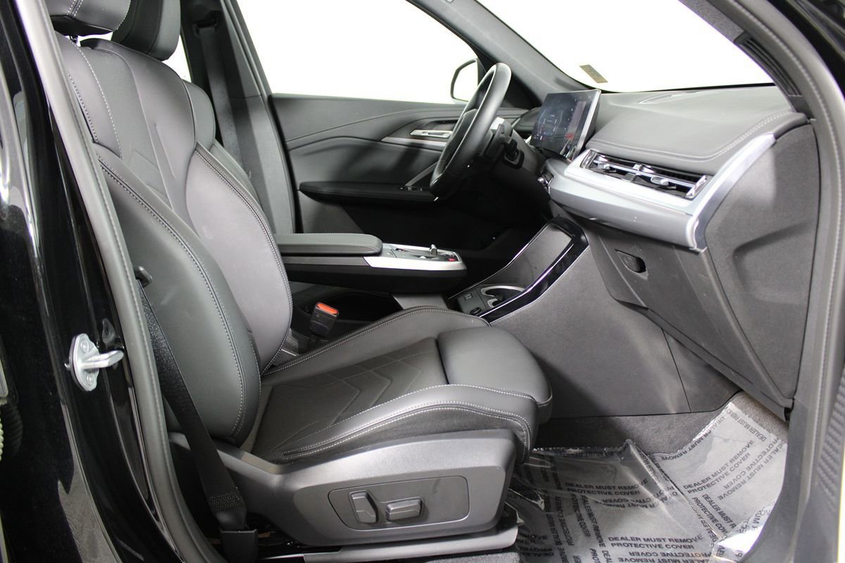 Used 2025 BMW X1 xDrive28i AWD/4WD image 19
