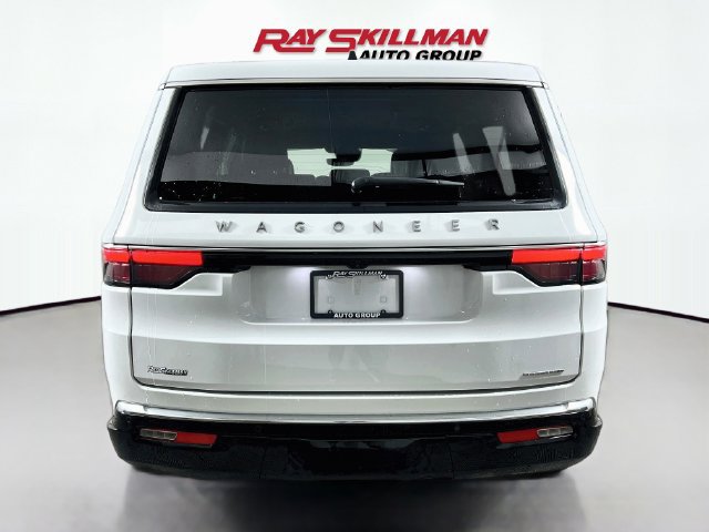 Used 2024 Jeep Wagoneer L Series II w/ Flexible Seating Group AWD/4WD image 6