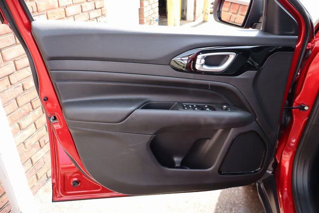 New 2026 Jeep Compass Limited image 8