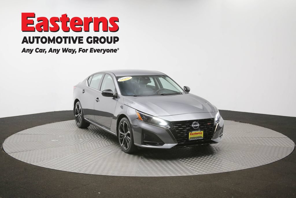 Used 2023 Nissan Altima 2.5 SR FWD image 49
