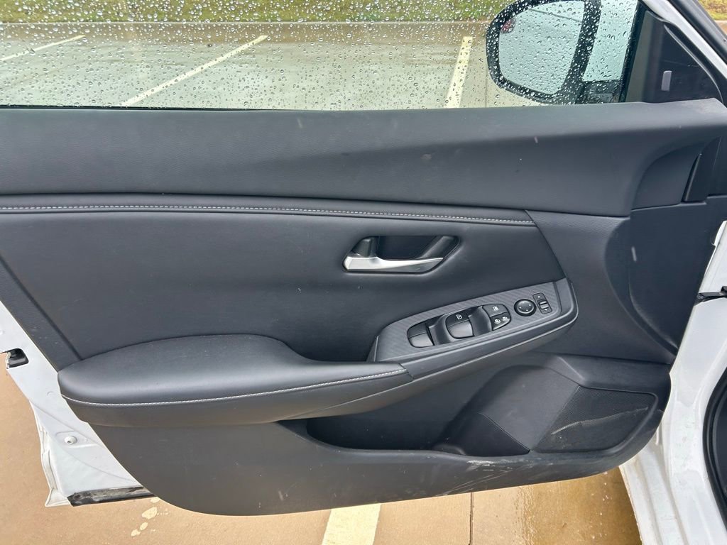 Used 2021 Nissan Sentra SV FWD image 3