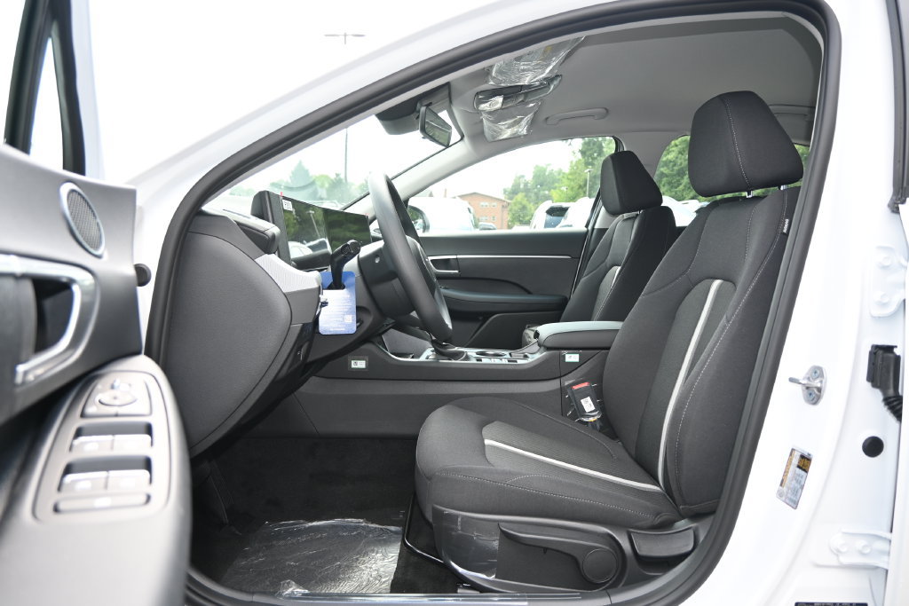 New 2026 Hyundai Sonata SE FWD image 10