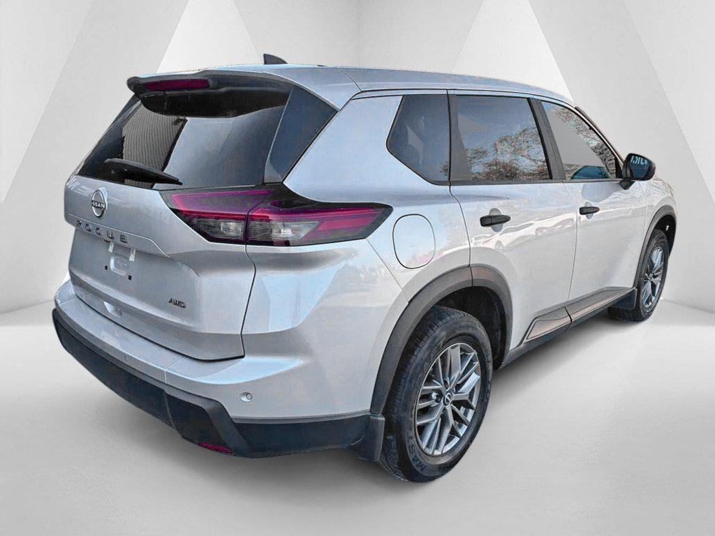 Used 2024 Nissan Rogue S AWD/4WD image 8