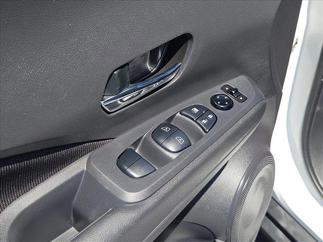 Used 2022 Nissan Kicks SV FWD image 11