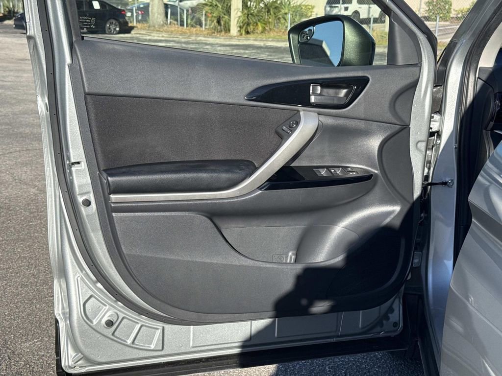 Used 2025 Mitsubishi Eclipse Cross LE image 18