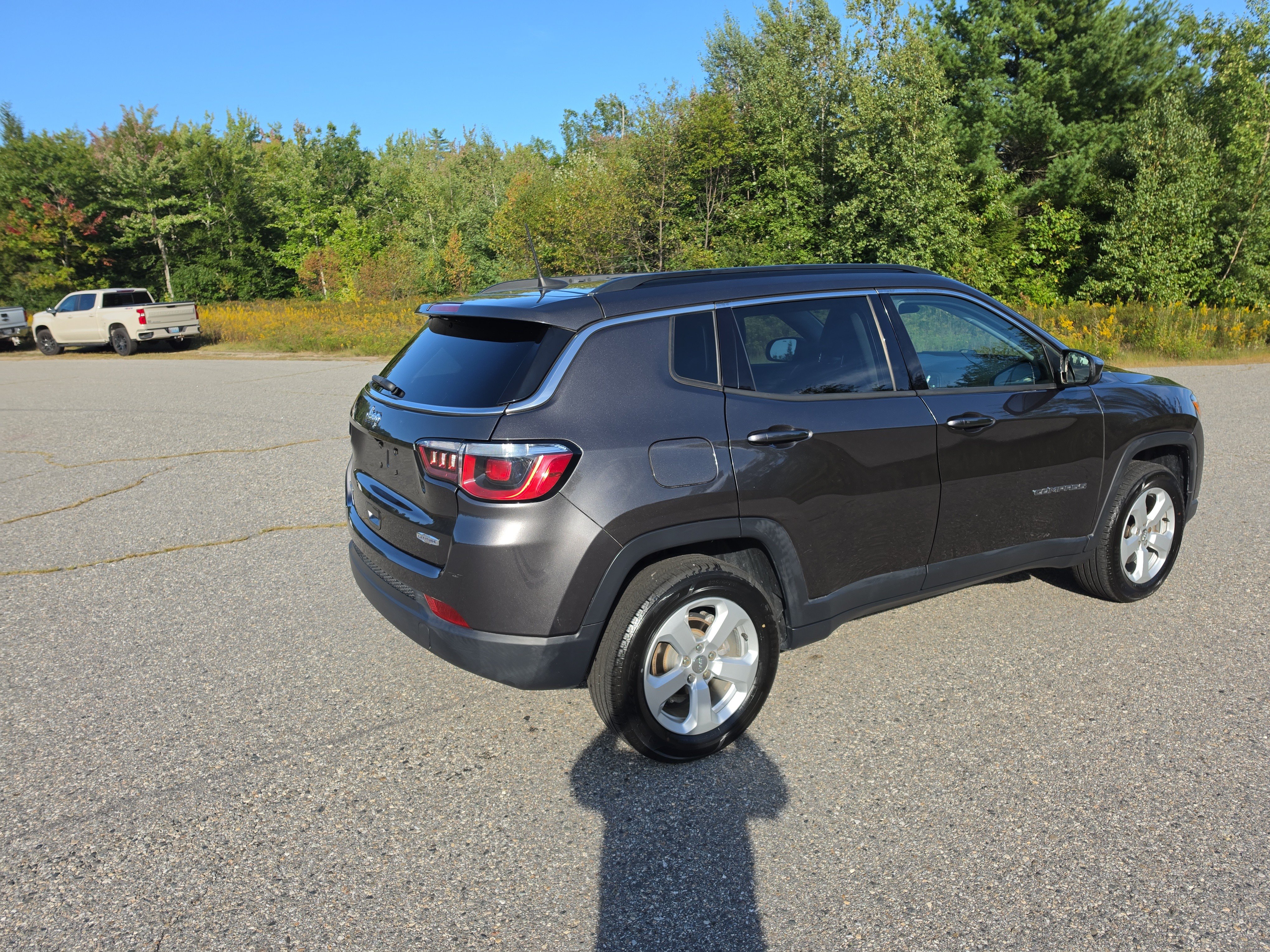 Used 2018 Jeep Compass Latitude w/ Popular Equipment Group AWD/4WD image 5