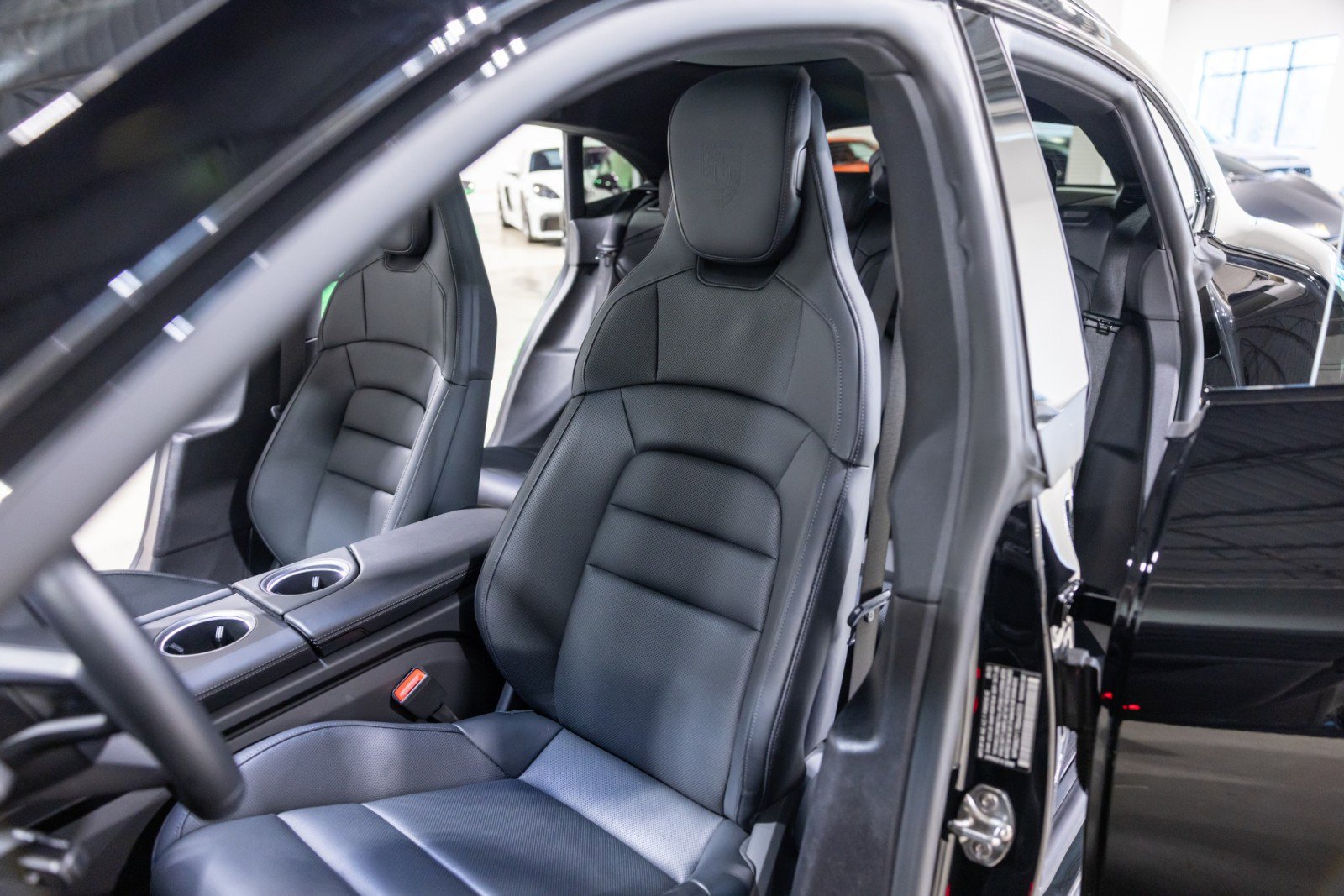 Used 2024 Porsche Taycan 4S image 37