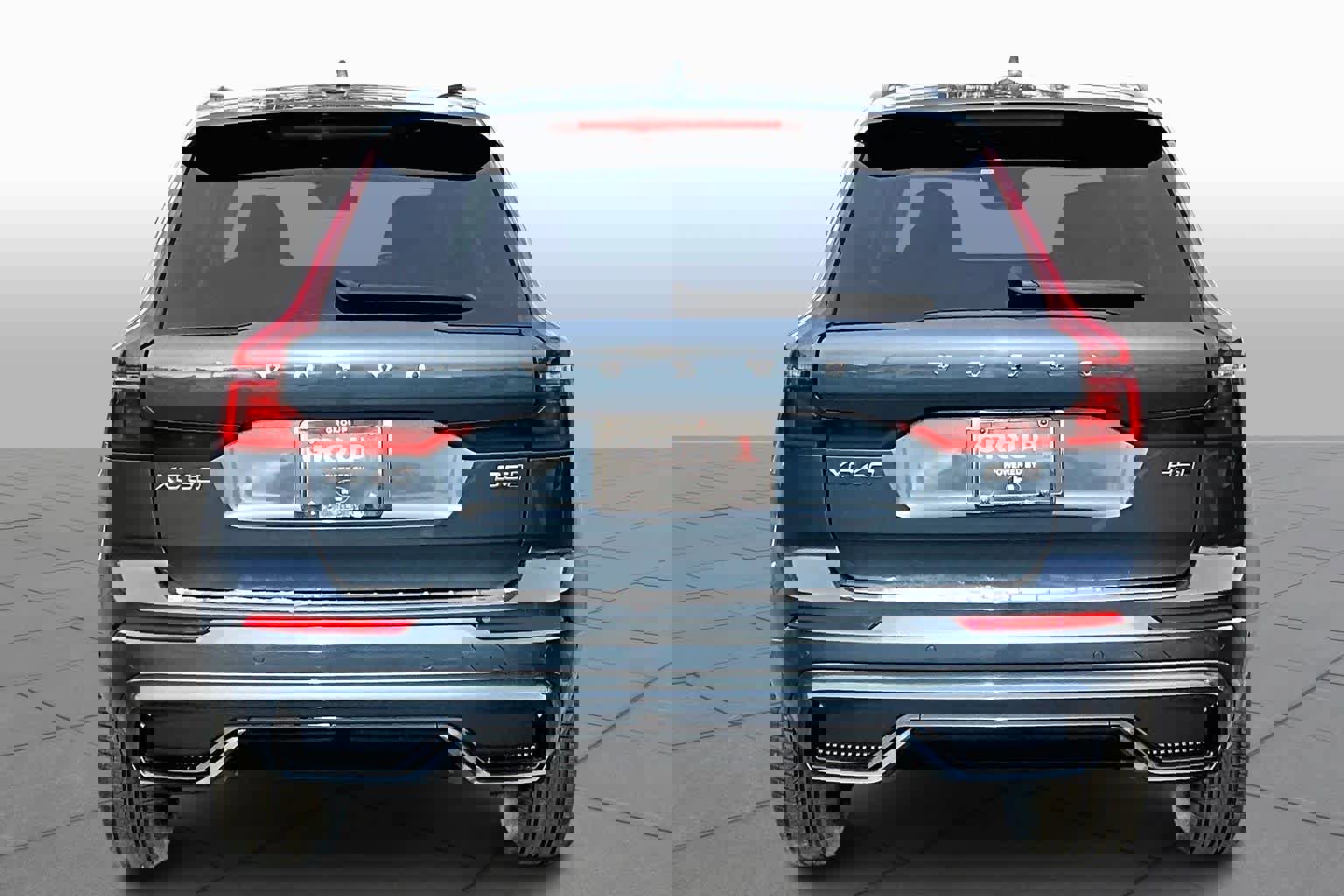 New 2026 Volvo XC60 B5 Ultra w/ Protection Package Premier image 4