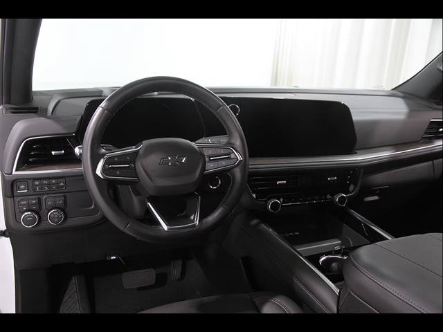 Used 2026 Chevrolet Suburban Z71 w/ Comfort Package AWD/4WD image 7