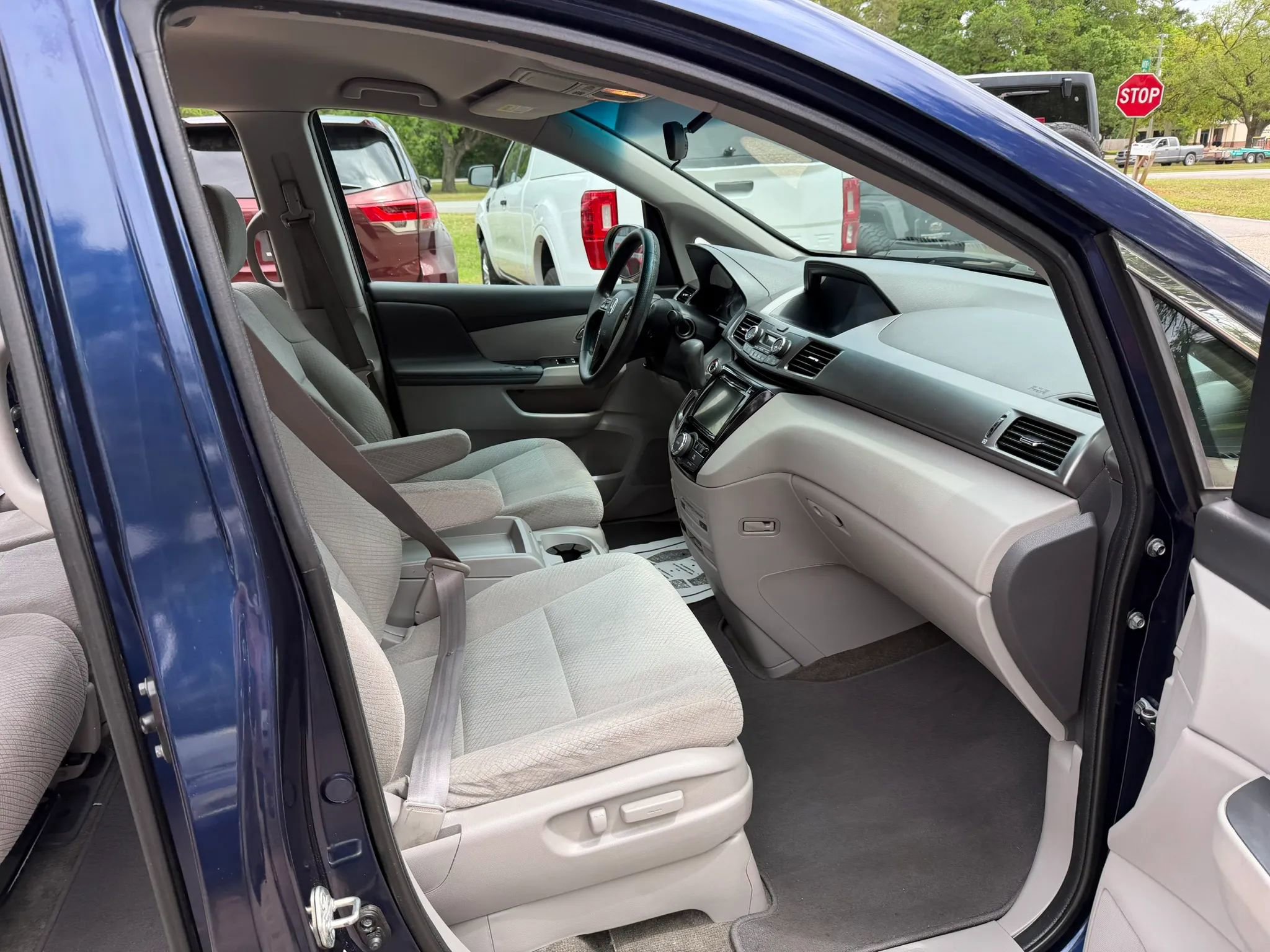 Used 2016 Honda Odyssey SE image 10