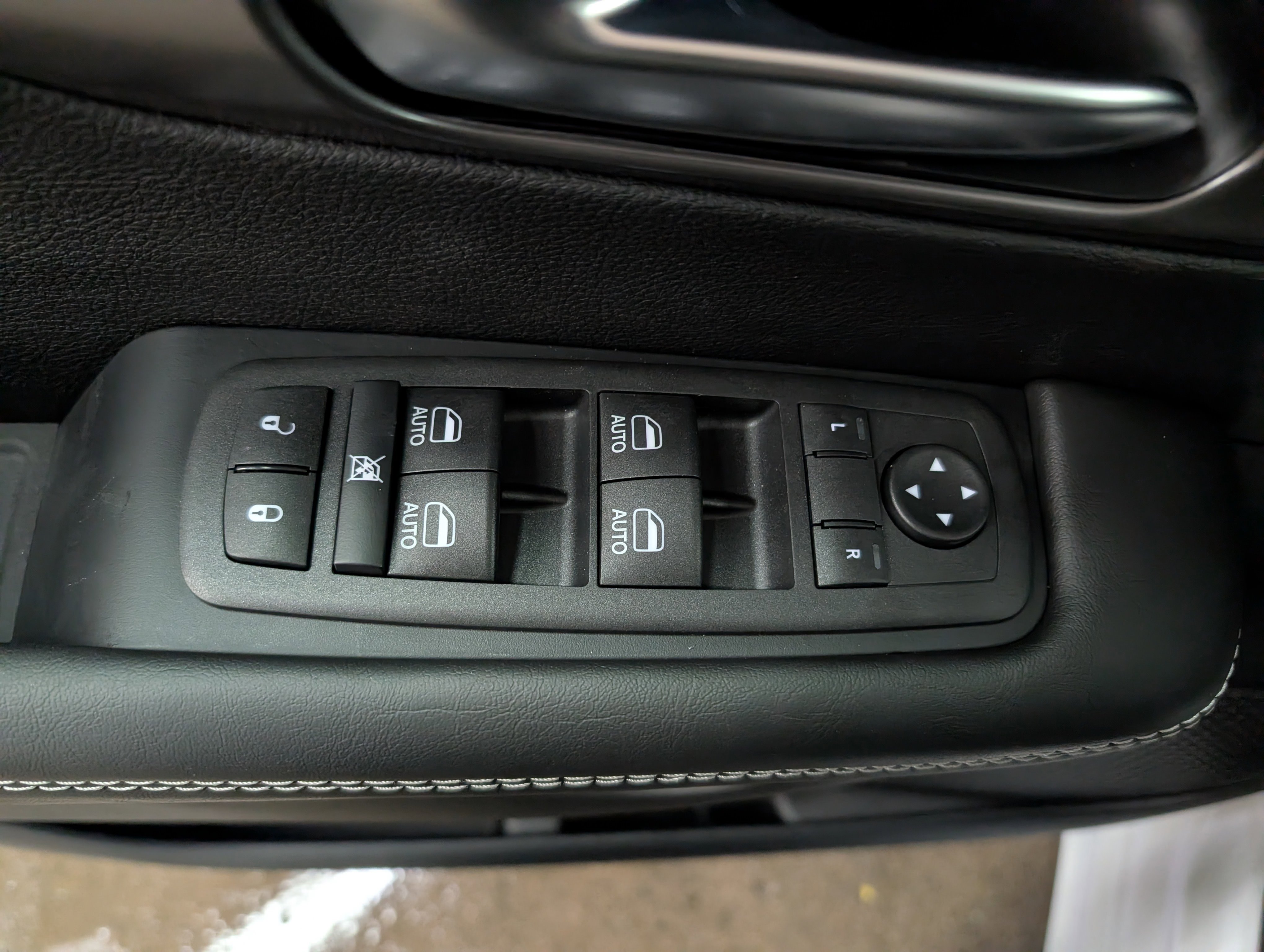 New 2026 Chrysler Pacifica Select image 15