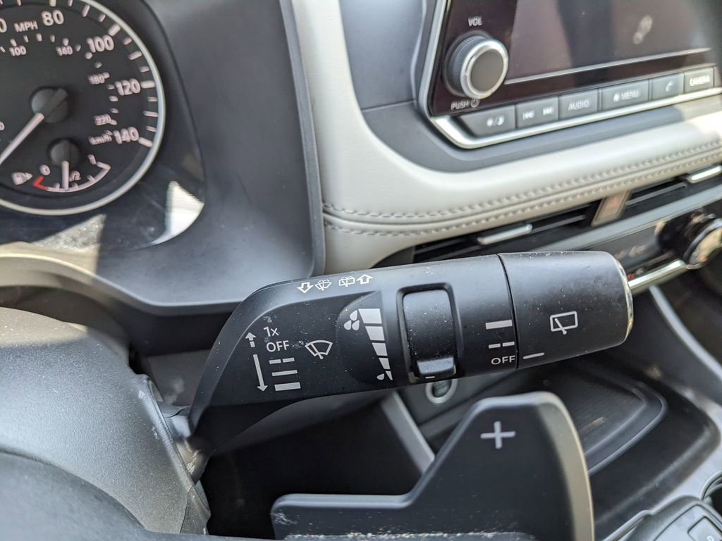 Used 2023 Nissan Rogue SV FWD image 46