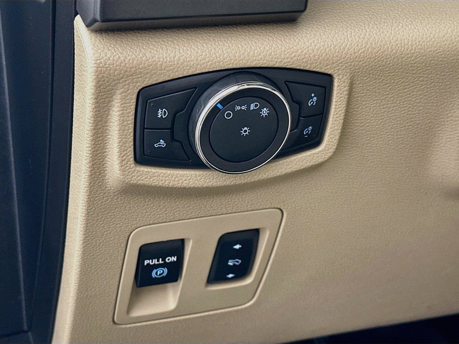 Used 2018 Ford F150 XLT w/ Equipment Group 302A Luxury AWD/4WD image 14