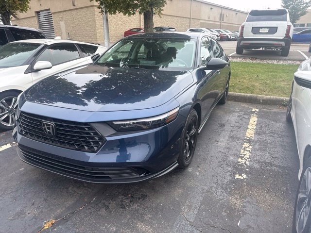 Used 2025 Honda Accord SE image 14