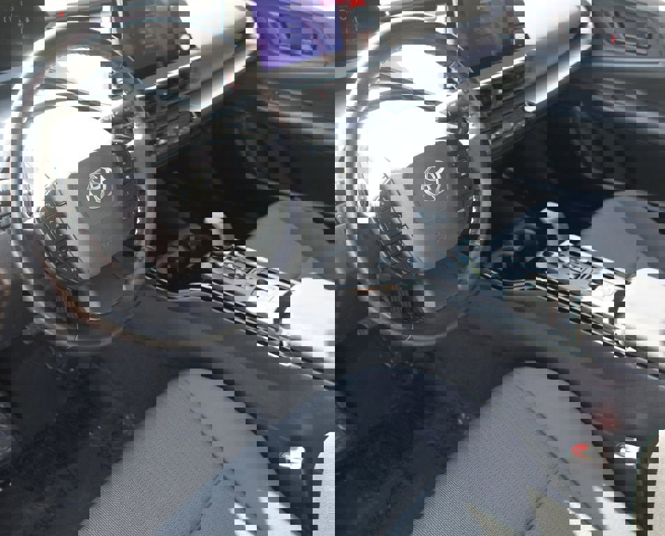 Used 2024 Toyota Prius LE image 5