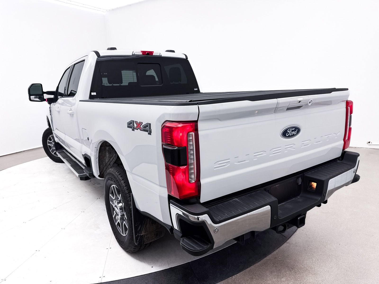 Used 2024 Ford F250 Lariat AWD/4WD image 9