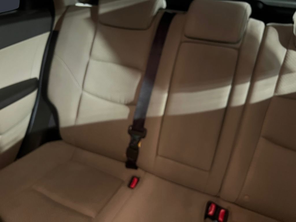 Used 2010 Hyundai Elantra GLS image 13