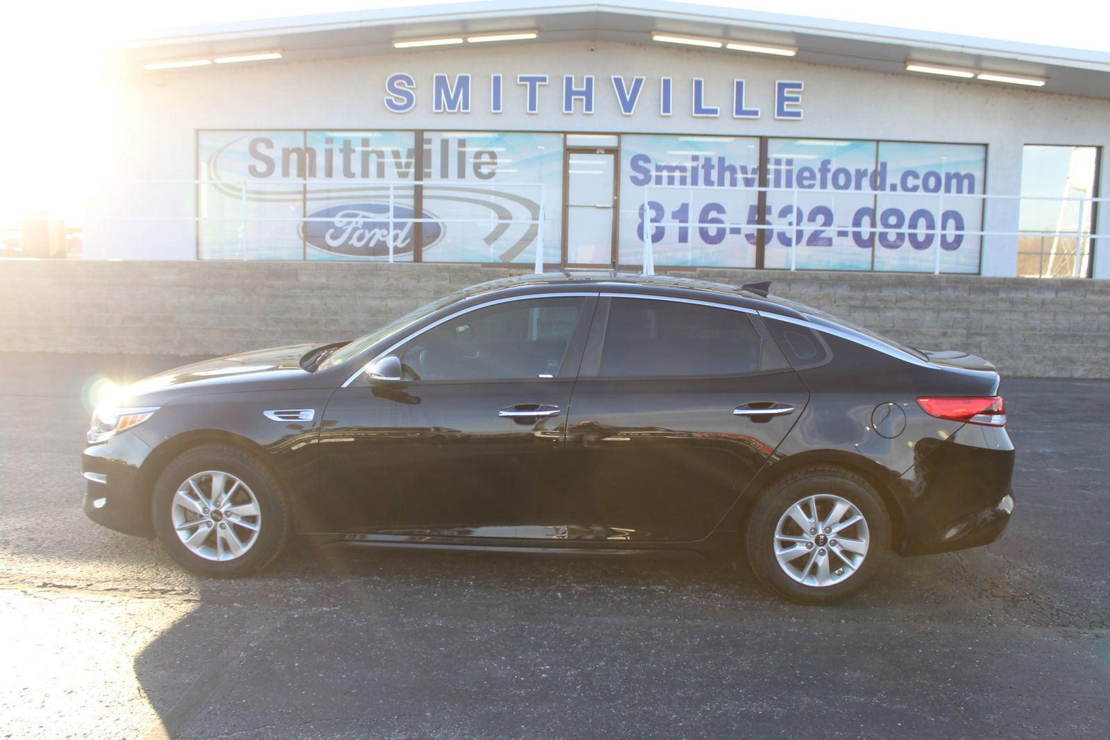 Used 2018 Kia Optima LX image 2