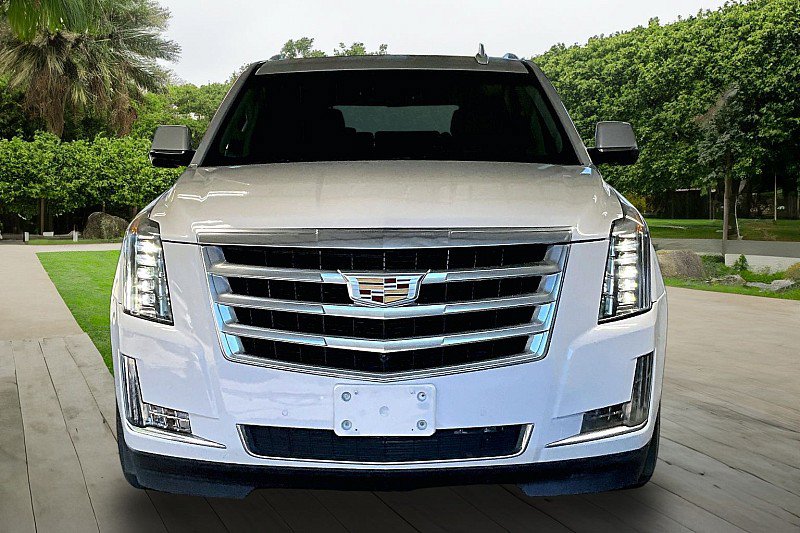 Used 2016 Cadillac Escalade Luxury AWD/4WD image 2
