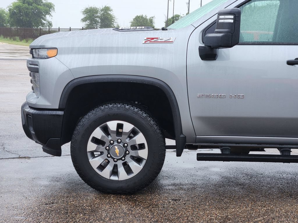 Used 2025 Chevrolet Silverado 2500 Custom w/ Custom Convenience Package AWD/4WD image 9