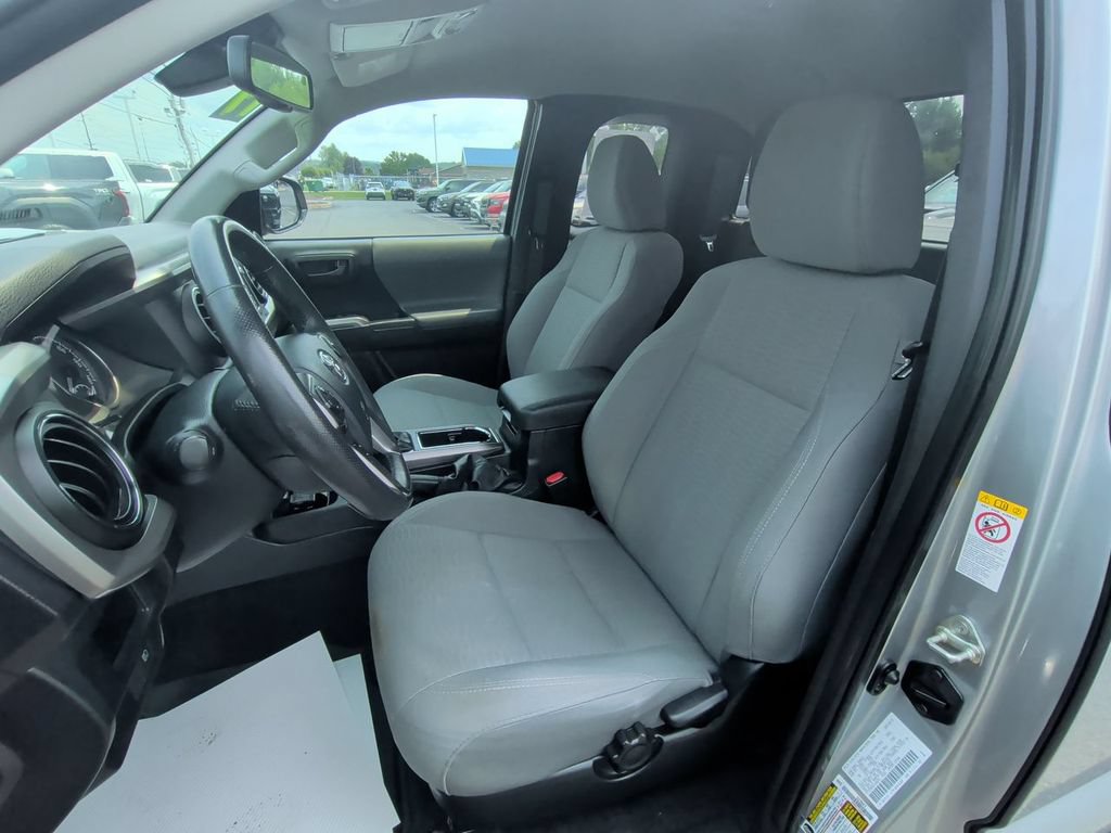 Used 2019 Toyota Tacoma SR5 AWD/4WD image 11