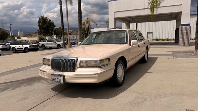 Used 1995 Lincoln Town Car Cartier