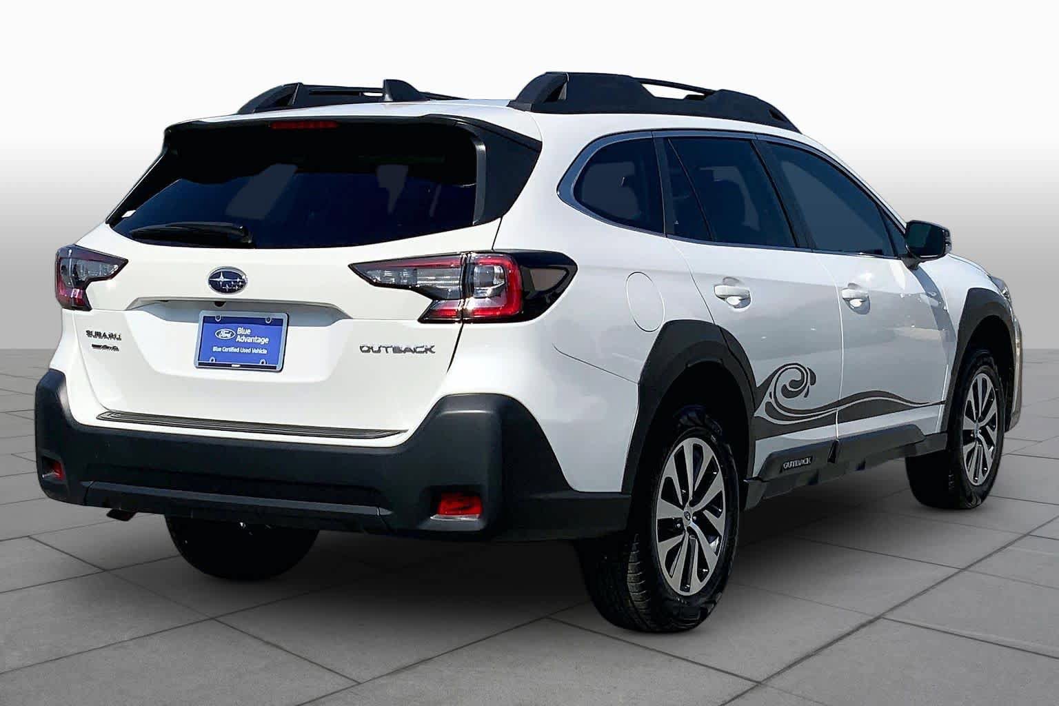 Used 2024 Subaru Outback Premium AWD/4WD image 13