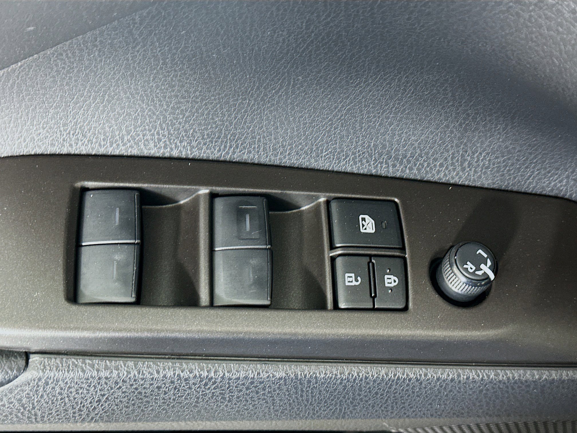 Used 2023 Toyota Camry SE FWD image 15