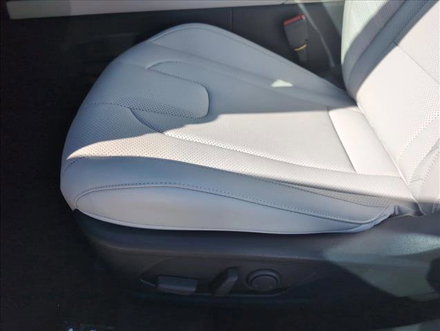 New 2026 Hyundai Elantra Limited image 4