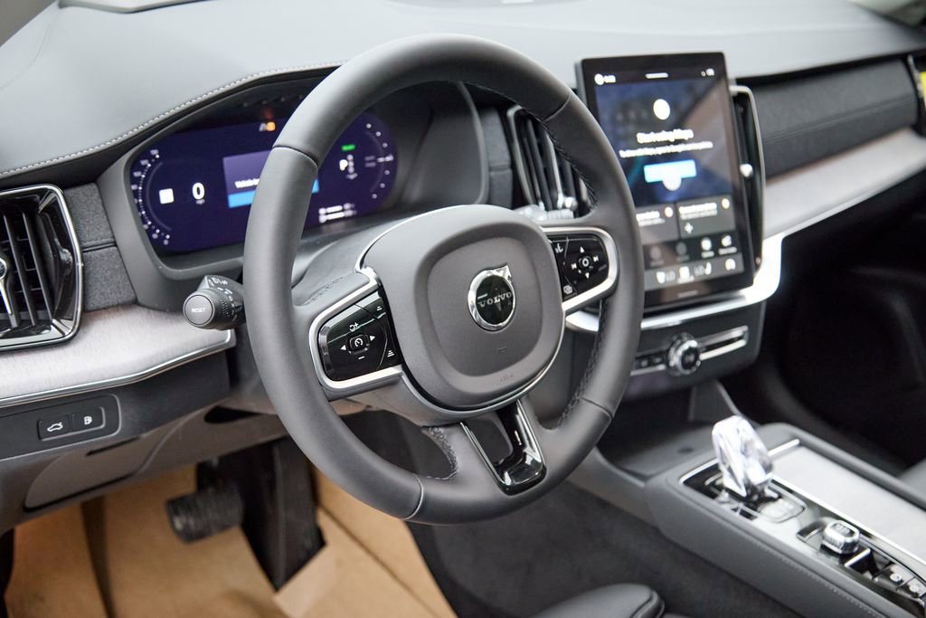 New 2026 Volvo XC90 T8 Ultra w/ Protection Package image 13
