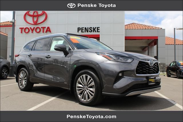 Used 2022 Toyota Highlander Platinum AWD/4WD image 1