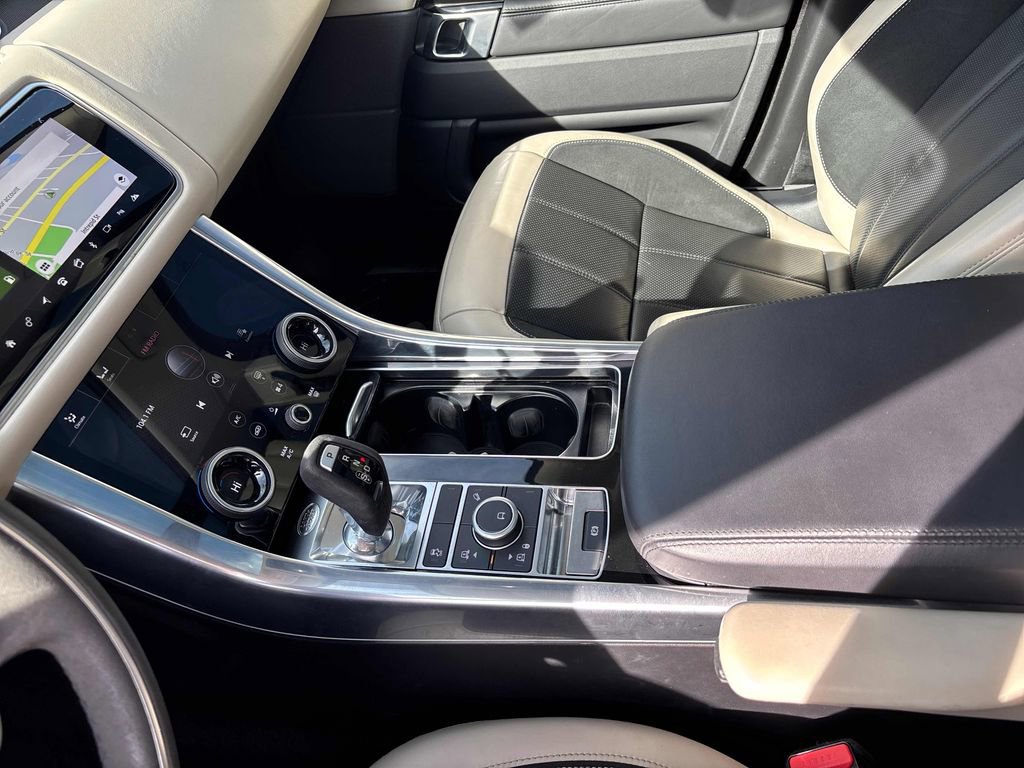 Used 2019 Land Rover Range Rover Sport HST image 12