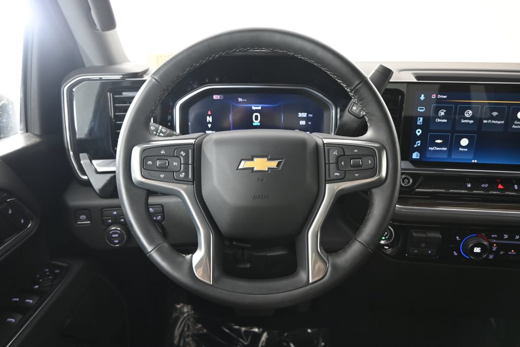 Used 2026 Chevrolet Silverado 3500 LT w/ Convenience Package AWD/4WD image 32