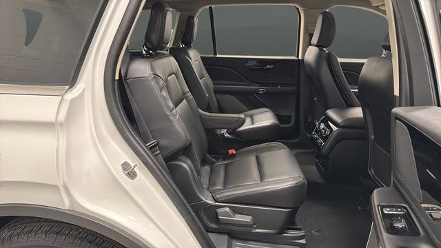 Used 2024 Lincoln Aviator AWD w/ Premium Package image 3