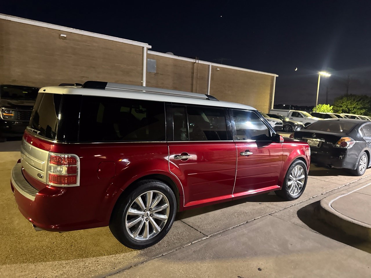 Used 2014 Ford Flex Limited w/ Equipment Group 301A FWD image 4