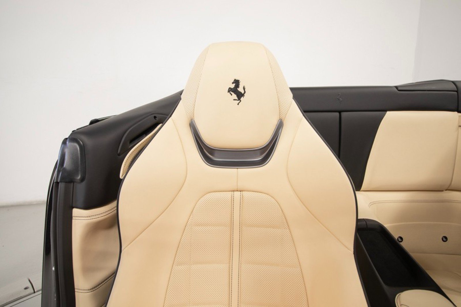 Used 2020 Ferrari Portofino image 56