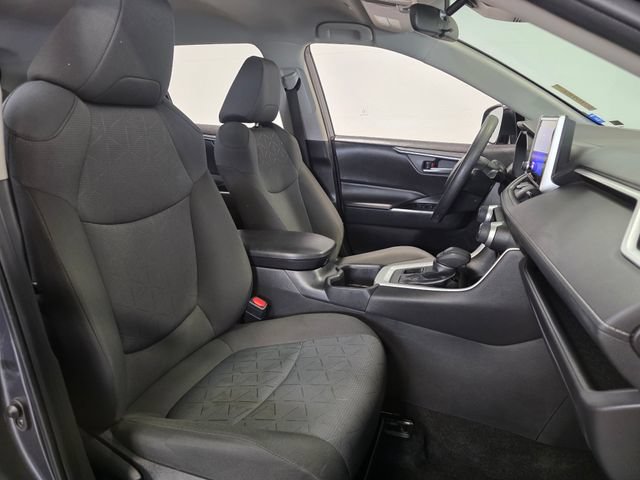 Used 2025 Toyota RAV4 XLE AWD/4WD image 10