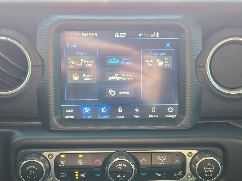 Used 2020 Jeep Gladiator Overland AWD/4WD image 23