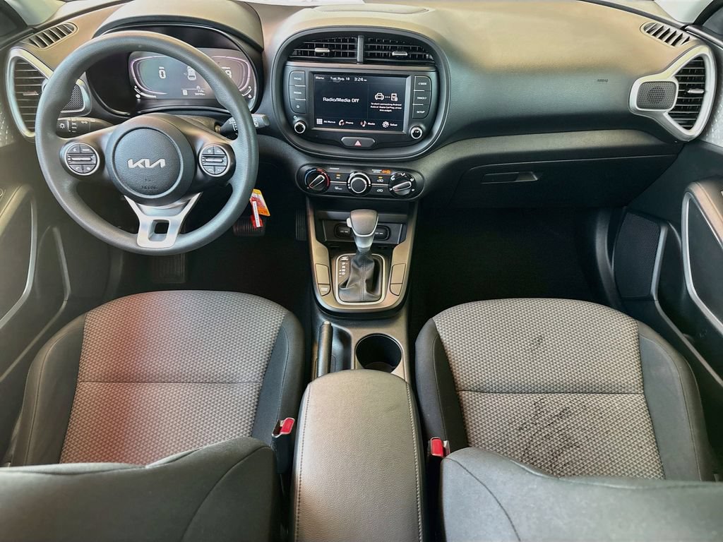 Used 2023 Kia Soul LX w/ Option Group 015 FWD image 13